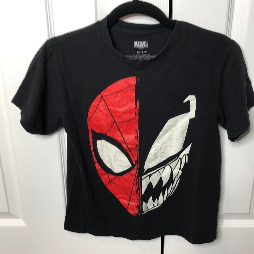 Marvel Spiderman and Venom Graphic tee size SM